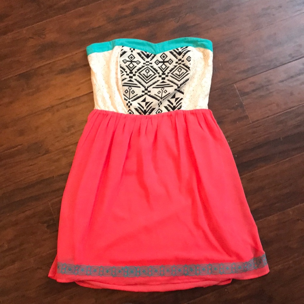 Fun and flouncy sweetheart Aztec sundress.